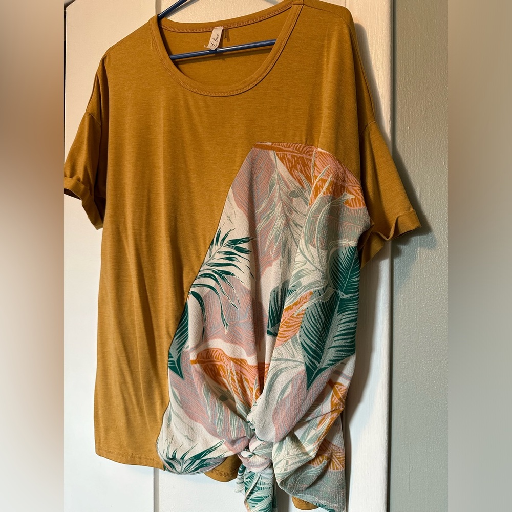Oversized womens t shirt with floral print tie, medium